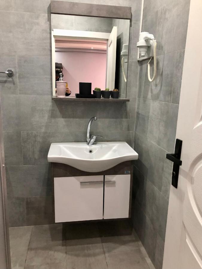 RoyalStar Taksim Family Suites Istanbul Bagian luar foto